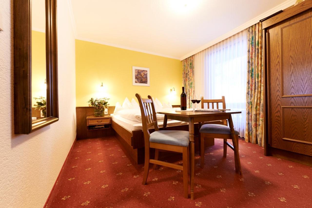 Landhotel Post (Adults Only) Heiligenblut Quarto foto